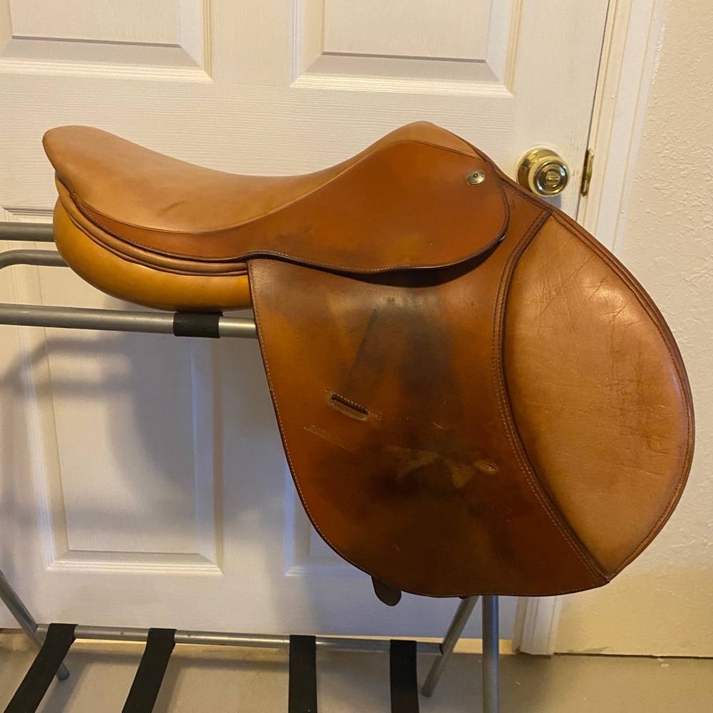 English Hunter/Jumper Saddle - Yves Cazeneuve - Harry Dabbs, Paris -16 inch seat